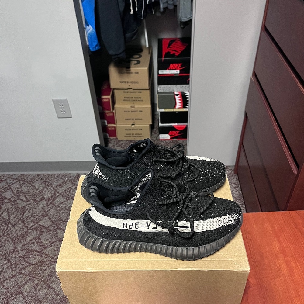 Yeezy 350 oreo